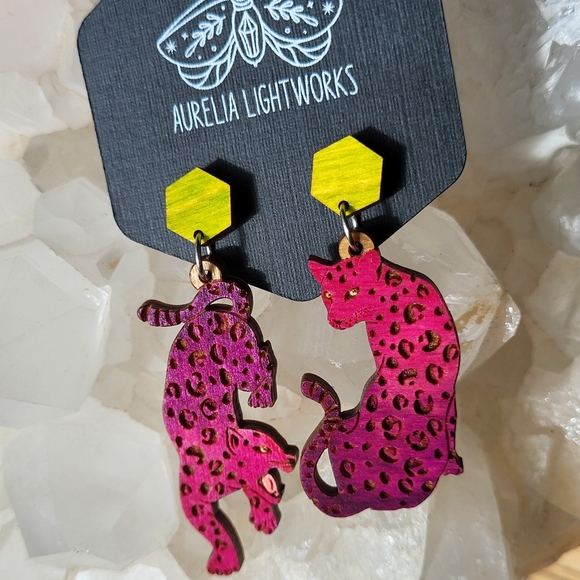 Lisa Frank themed leopard earrings - Picture 2 of 9